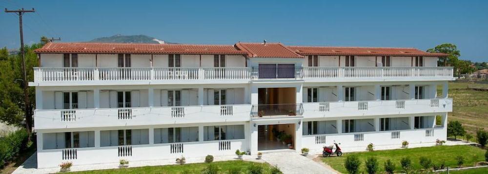 Lägenhetshotell Tassia For Families & Couples (adults Only) 2*
